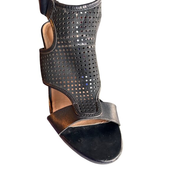 Clarks Size 7.5  Black Perforate High-Heel Sandals Women’s - Picture 3 of 11